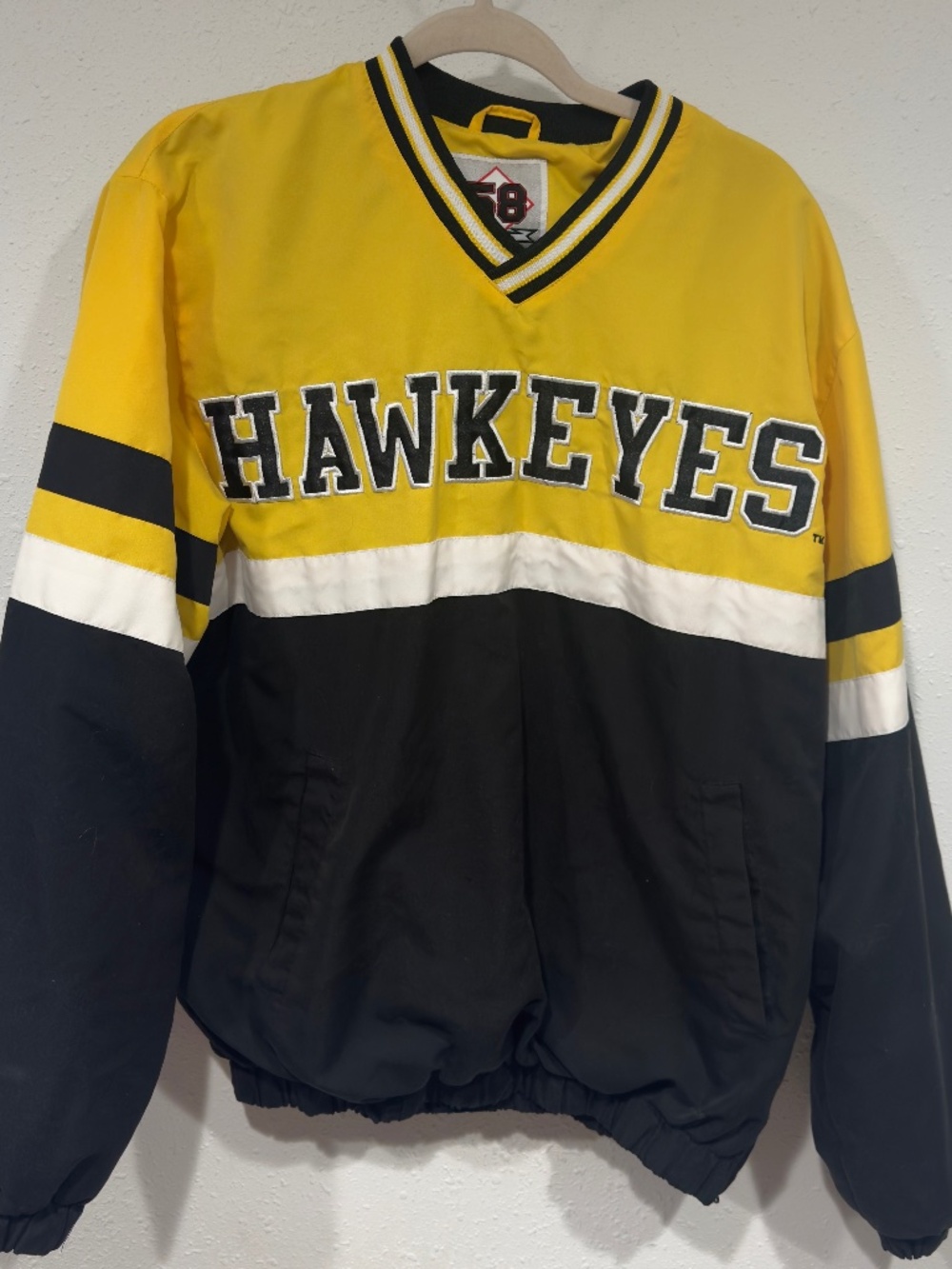 Vintage Iowa Hawkeyes Jacket Mens Yellow 58 Sports Pullover V Neck College LOGO